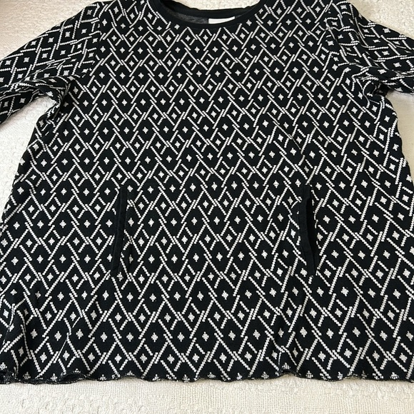 J.Jill Long Sleeve Two Pocket Top Geometric Black & White Pattern Size Large - Picture 4 of 7